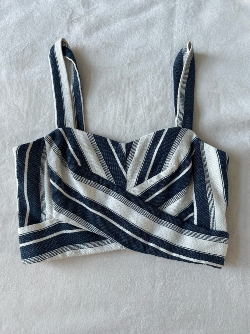 Line & Dot linen crop top